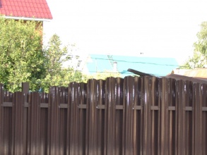 Забор из евроштакетника на ленточном фундаменте 10 метров фото в Рязановском